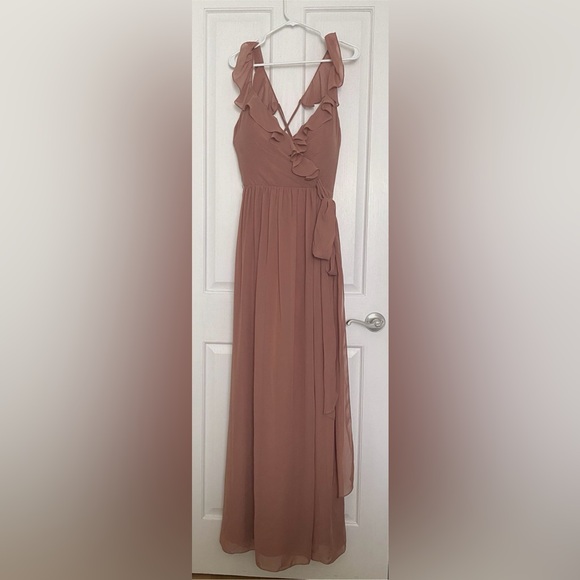 NWT Revelry Valerie Chiffon Faux Wrap Dress
size: 12
color: Desert Rose - 945 - Picture 10 of 16